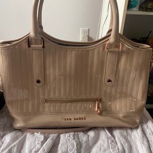 Gorgeous Ted Baker purse! Pre-Owned in excellent condition.